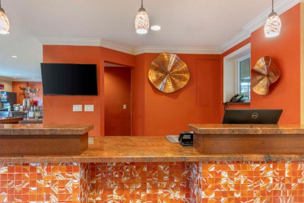 Best Western Plus Airport Plaza image 13